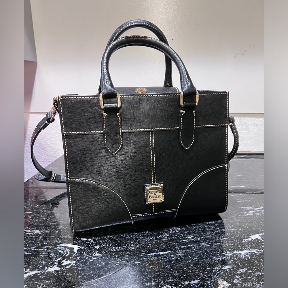 Black Dooney & Bourke purse